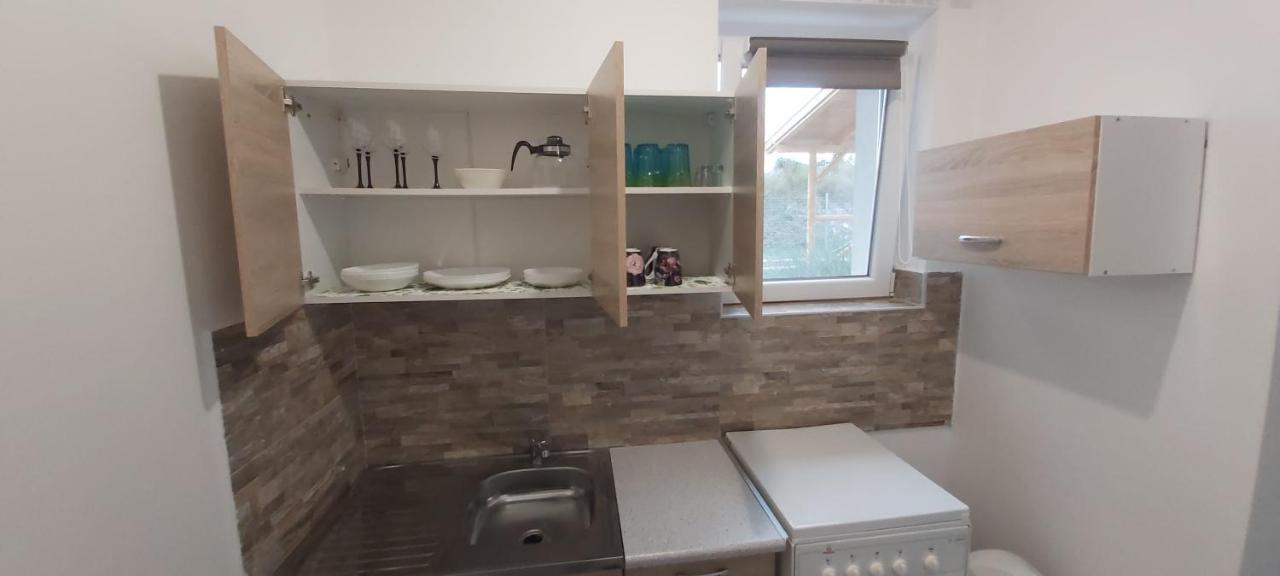 Lali Apartman Balatonudvari Buitenkant foto