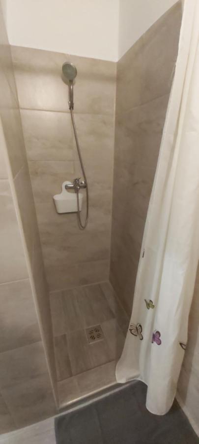 Lali Apartman Balatonudvari Buitenkant foto