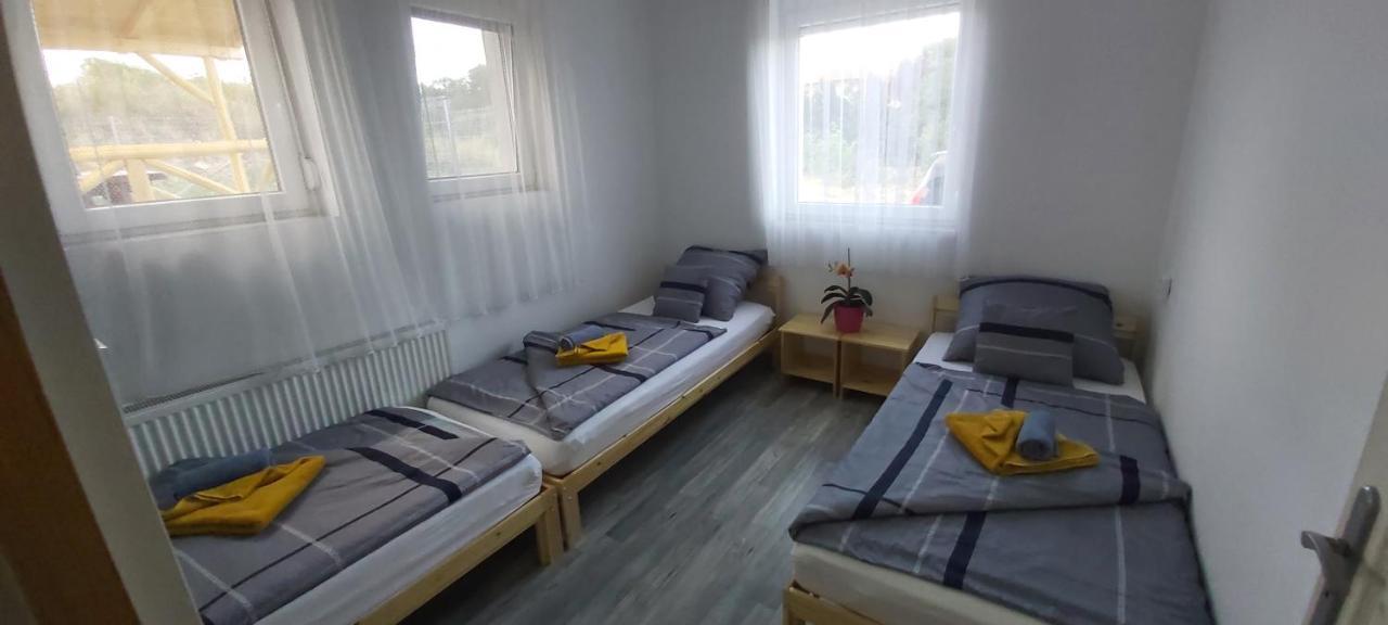 Lali Apartman Balatonudvari Buitenkant foto